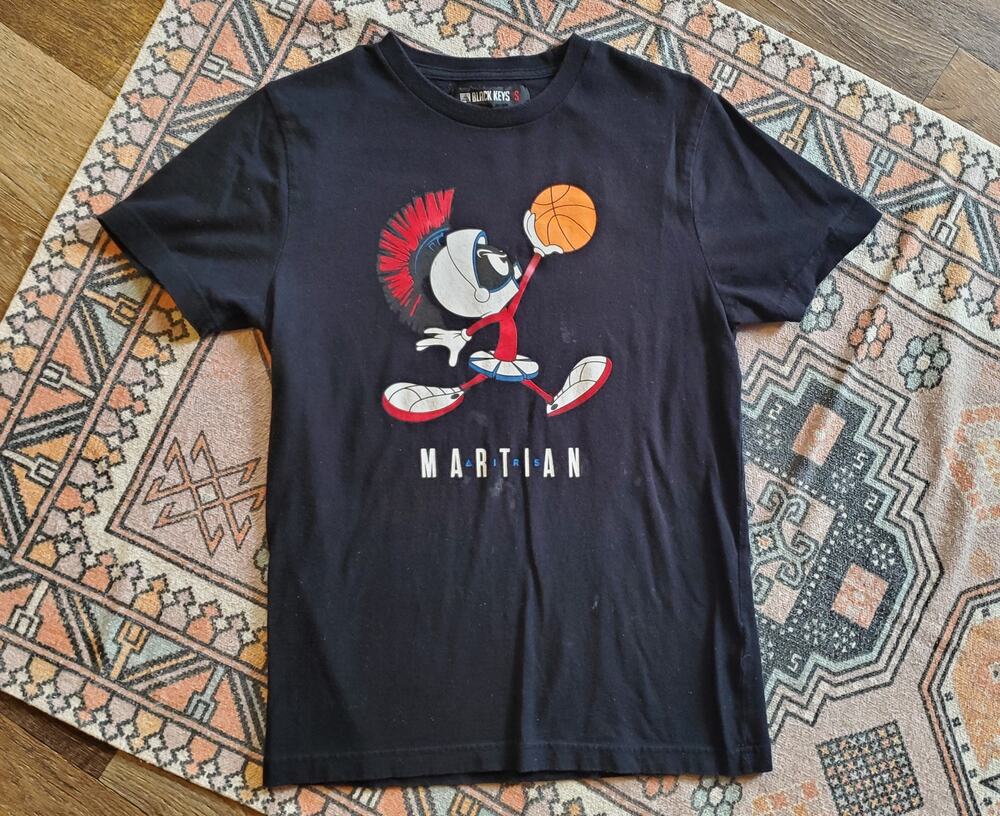 Vintage Marvin the Martian Basketball Black Shirt S